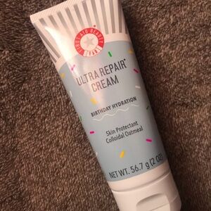 First Aid Beauty Ultra Repair Cream - Blue